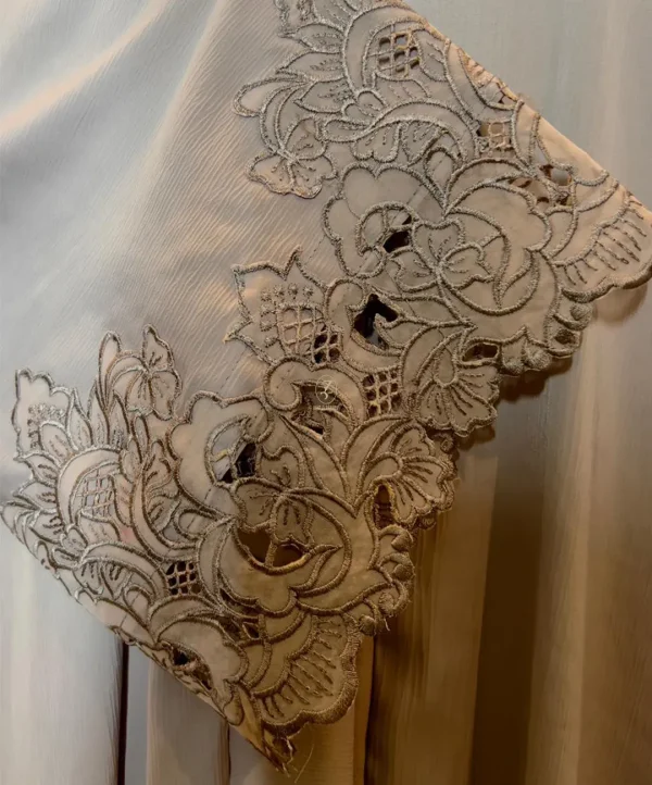 Wool-Grey-Abaya-closeup-sleeve-view close up sleeve view of wool grey abaya